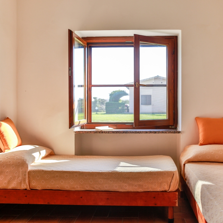 Zona giorno con letti aggiuntivi